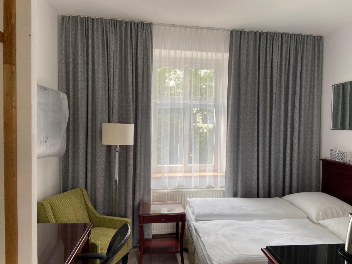 Aparthotel Slezak Litomysl Ngoại thất bức ảnh