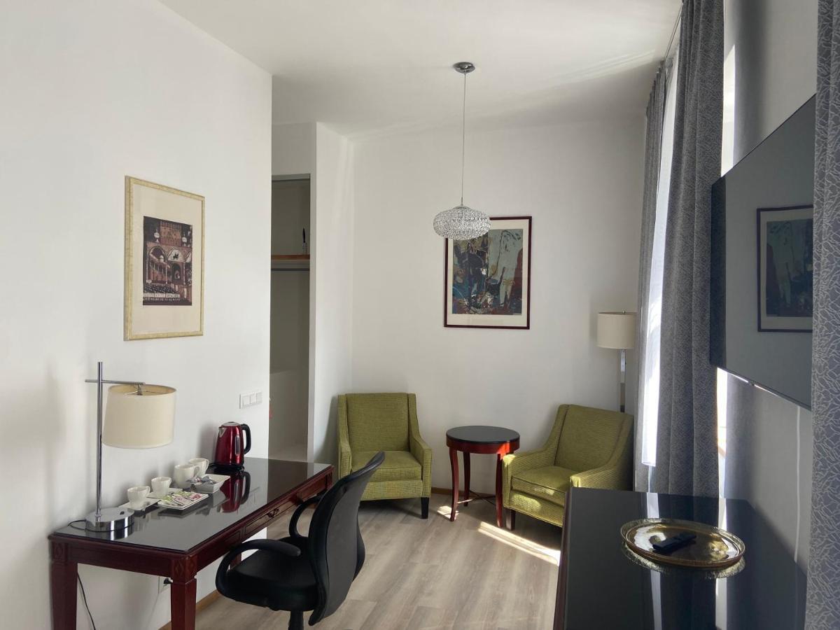 Aparthotel Slezak Litomysl Ngoại thất bức ảnh