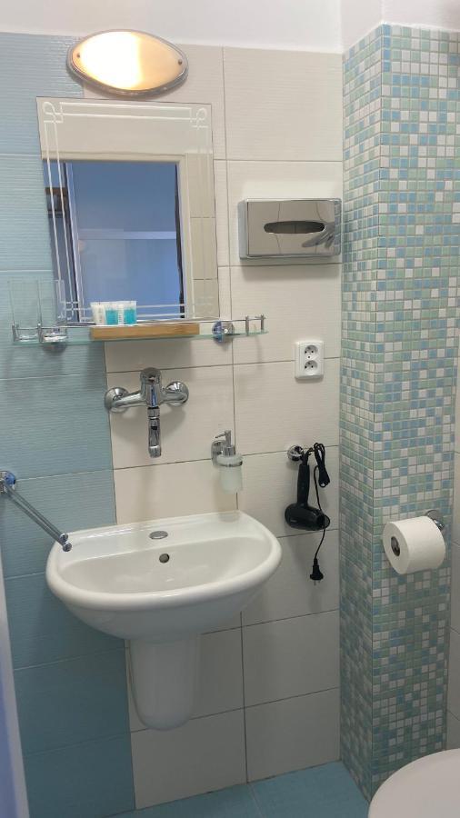 Aparthotel Slezak Litomysl Ngoại thất bức ảnh